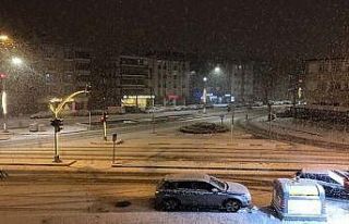 Çorum’da beklenen kar yağışı başladı