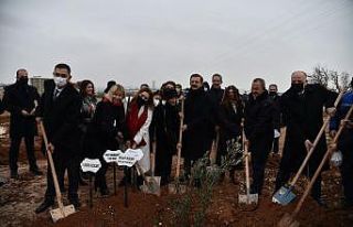 Daha yeşil bir Gaziantep için fidanlar toprakla...