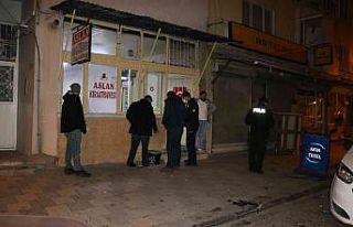 Dayısı tabancayla karnından vurdu