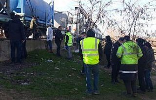 Demiryolunda yürüyen şahsa tren çarptı