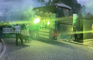 Denizli’de bulunan Bursaspor taraftarları takımını...
