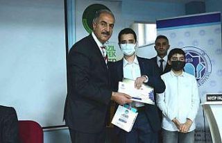 Dereceye giren öğrenciler ödülleri kaptı