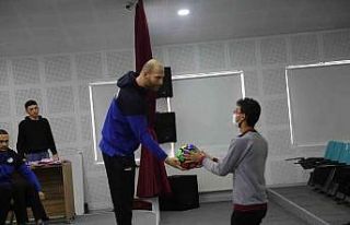 Develi Belediyespor takımı oyuncuları öğrencilerle...