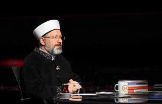 Diyanet İşleri Başkanı Erbaş, ‘Arafta Sorular’ın...