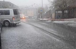 Diyarbakır’da bir ilçede eğitime bir gün ara...