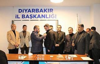 Diyarbakır’da Gelecek Partisi’nden 200 kişi...