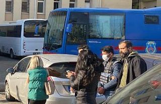 Diyarbakır’da oğlunu öldürüp çocuğunu ve...