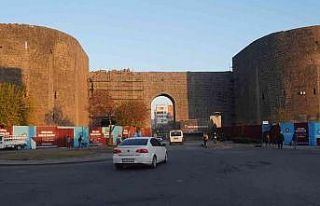 Diyarbakır’da Tarihi Urfakapı araç trafiğine...