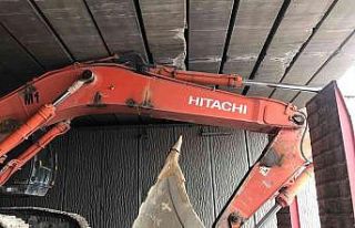 Diyarbakır’da Tırın dorsesindeki iş makinası...