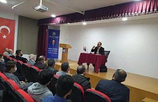 Doç. Dr. Şeker: “Tarih şuuru herkese lazım”