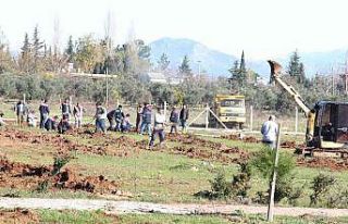 Döşemealtı’nda 17 bin fidan toprakla buluştu