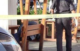 Ecel hastane bahçesindeki bankta yakaladı