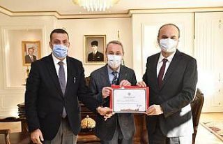 Edirne’nin Turizm Elçisi Dinar’a teşekkür belgesi