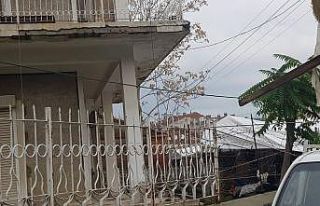 Edremit’te demir hırsızlığı şüphelisi polisten...