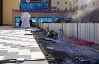 Eğitim ve Araştırma Hastanesi’nde çevre düzenlemesiyle...