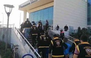 El ve ayakları bağlı kadın kurtarıldı