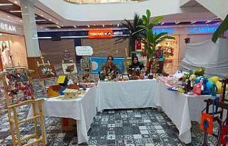 Elazığ’da engelli öğrencilerin yaptığı eserler...