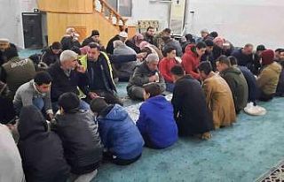 Elbab’taki bin 200 aileye yemek, 650 çocuğa da...