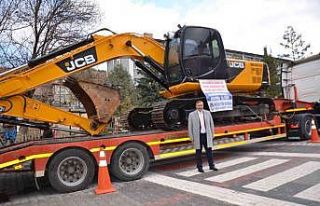 Emet Belediyesi’nin araç filosuna ekskavatör katıldı