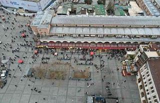 Eminönü’nde yılbaşı alışverişi yoğunluğu