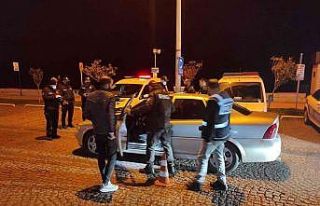 Emniyetin huzur denetiminde 70 aranan şahıs yakalandı