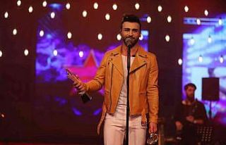 Emre Kaya’dan "Usta Şarkılar"