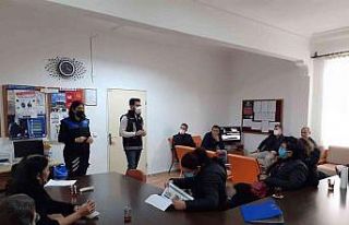 En iyi narkotik polisi anne projesi kapsamında velilere...