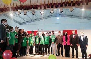 En renkli engelliler günü kutlaması