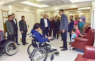 Engellilere anlamlı hediye