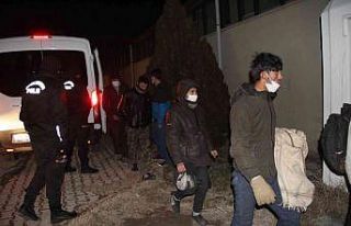 Erzincan’da 56 kaçak göçmen yakalandı