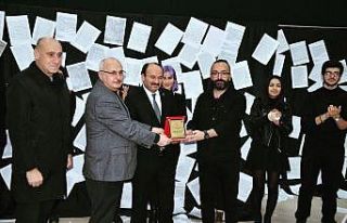 Erzurum’da ‘kadın’ isimli tiyatro oyunu beğeni...