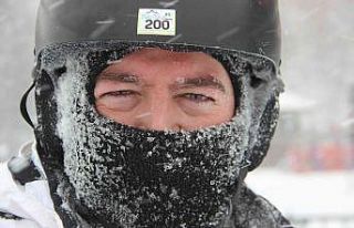 Erzurum’da lapa lapa yağan kar, kimine işkence...