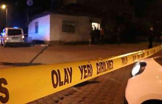 Eşinin geri gelmesi için kendini rehin aldığı...