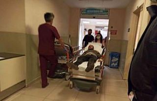 Eşinin masa üstüne koyduğu çamaşır suyu hastanelik...