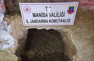 Evi adeta müzeye çevirdiler, jandarmadan kaçamadılar