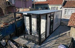 Evi yıkılan yaşlı vatandaşa konteyner ev