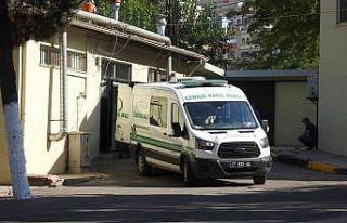 Fabrikanın çatısından düşen işçi öldü