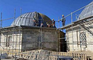 Fatih Köşkü bin 500 tonluk beton yükten kurtarıldı