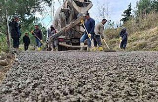 Fatsa’da beton yol seferberliği sürüyor