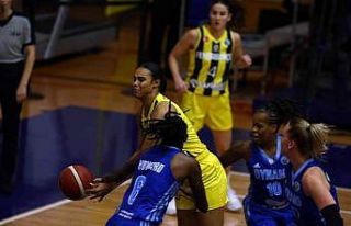 Fenerabahçe farklı kazandı