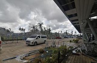 Filipinler’i vuran Rai Tayfunu geride 75 can kaybı...