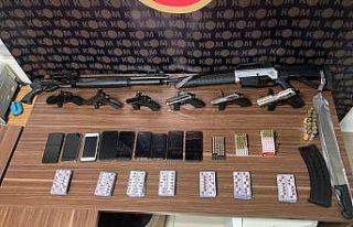 Fırından silah ve mermiler çıktı