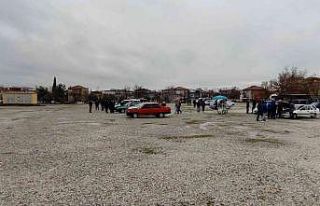 Fiyat belirsizliği otomobil pazarını boş bıraktı