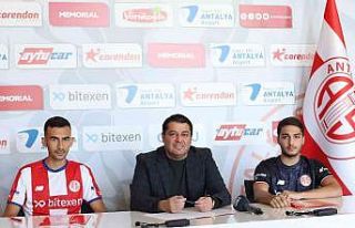 FTA Antalyaspor 4 genç futbolcu ile daha sözleşme...