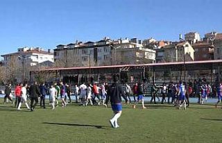 Futbol maçında gergin anlar