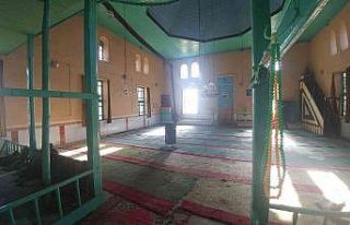 Garip kalan caminin hüzün veren hikayesi