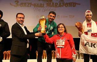 Gazi Yarı Maratonu’nun ödülleri sahiplerini buldu