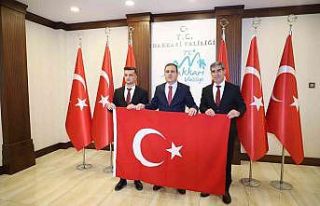 Gaziantep’ten Hakkari’ye toprak ve bayrak