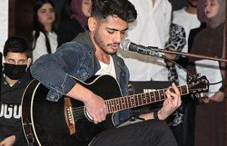Gediz MYO öğrencilerinden konser etkinliği