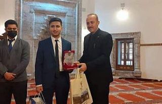 "Genç Hatipler Hutbe Okuma Yarışması"...